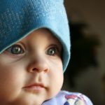 Czapeczka niemowlęca – jak dobrze dobrać rozmiar?